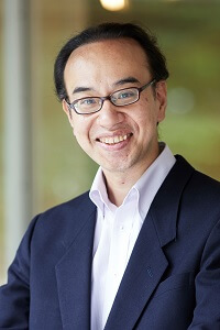 The "Triadic Model" of Free Speech and the Diminishing Influences of the 4th Estate